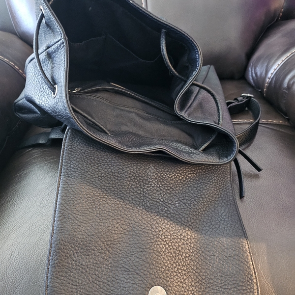 Calvin Klein backpack - Picture 5 of 7